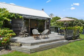 Waimea Cottage - Waikanae Holiday Home